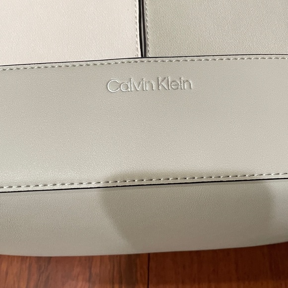 NWT Calvin Klein shoulder bag - Picture 5 of 5